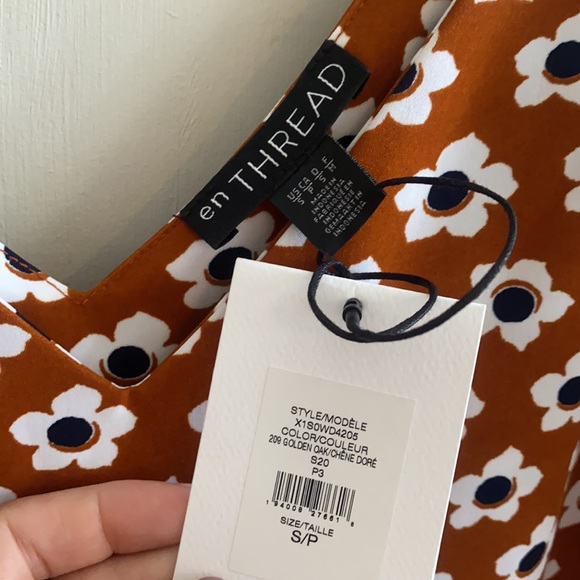 en THREAD Floral V Neck Side Slit Midi Dress NWT - Picture 12 of 13